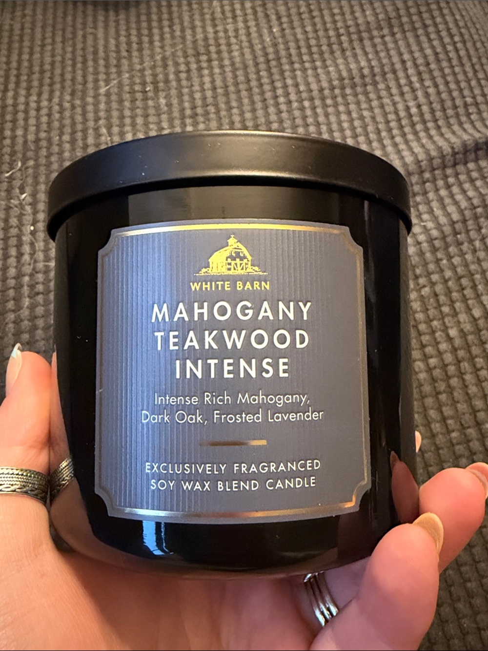 White Barn Mahogany Teakwood Intense Candle
